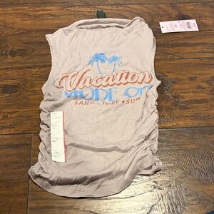 Wild Fable Beige Muscle Tee with Blue and Rust Brown Print NWT